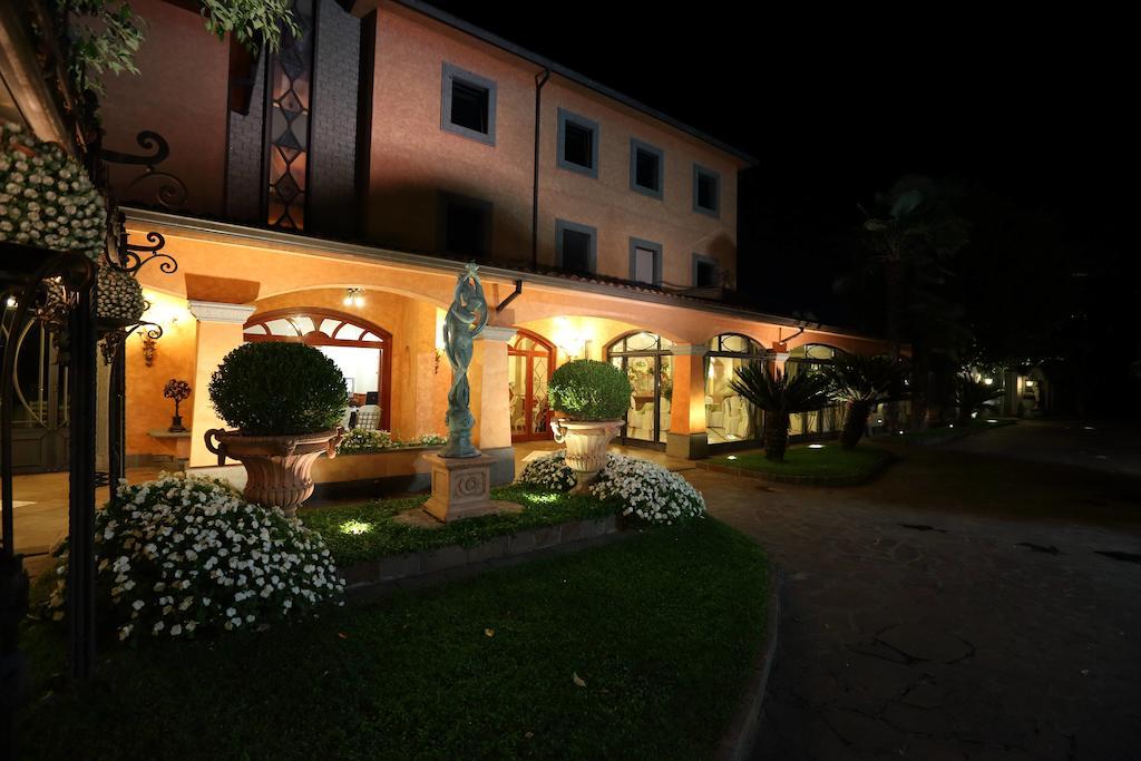 Hotel Ristorante Borgo Antico เชปราโน ภายนอก รูปภาพ